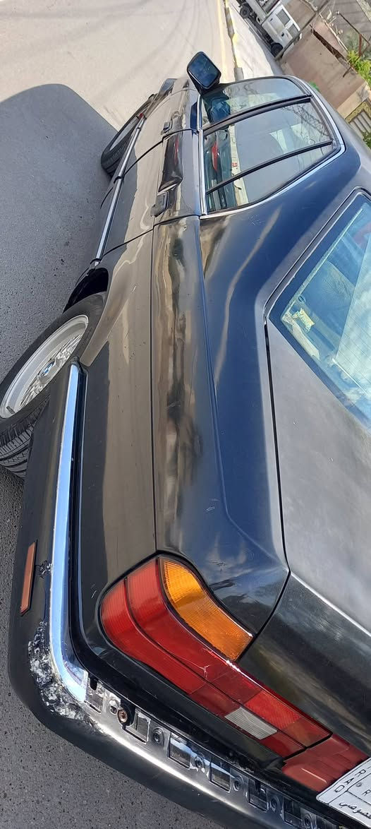 سلام عليكم عندي هاي بي ام موديل ٩٢ الحجم ٧٣٠ مفتوح كير مكينه جديد تخم تاير جديد ويل كب جديد  جام كهرباء سياره كامله رقم بغداد سنويه ٢٨ دبل ايرباك دبل كومبيوتر برده اصليه كشن هيتر اصلي اخلفي امامي   بجم عريض سياره جديده فتحة سنتر لوك مكانه بغداد الشعب رقم *********** لسعر ٣٣
