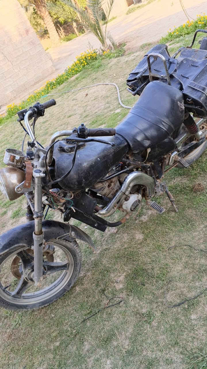 سلام عليكم دراجه هيرلي للبيع ***********
