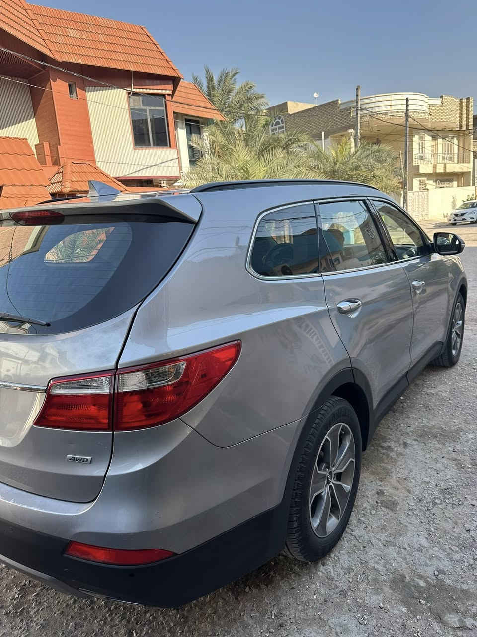 السلام عليكم 
سنتافي 2013 
امريكي بدون حادث 
فول مواصفات عدا البنراما 
رقم بغداد دولي بسمي   
تعبر 120 يدك جرس
6 سلندر 3.3
كير 6 نمر
7 راكب
3قطع تبريد
فور ويل
كامرة خلفية 
حساسات خلفيه و اماميه
تحكم ستيرن 
وضعيات قيادة
وضعيات ستيرن 
كشنات كهربائي
كشنات و ستيرن تدفئة
منافذ usp
نظام abs 
مانع انزلاق 
نظام نزول منحدرات
شاشة بلادي 
5ويل كب 
السيارة بلادية 
السيارة بعد بيها هواي مواصفات 
بيها سانور فقط صبغ صفحه وبنيد اثر جراد اني صبغتها  
حدادية حلوه السيارة مال جناي
السعر 130 بيها مجال بسيط
مكان السيارة النجف الاشرف -كوفه
للاستفسار الاتصال على الرقم
*********** الرقم بي واتساب
