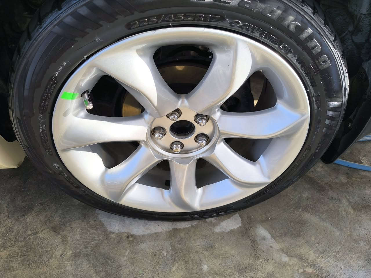 سلاو ریز بۆهەمو لایە بۆفرۆشتن یان گۆرینەوە بە عادی لەسلیمانیم لۆک لۆکە بیخواری بیتاقین بیبۆیاخ تایەویلی ئەسلی تایەکان لە 100/ 80 زیاتر پیوە ماوە قیاسی 17 یە ***********
***********
رەحمەت لیبیت مشتری نیت نەمن ئەزیت بە نەخۆت
