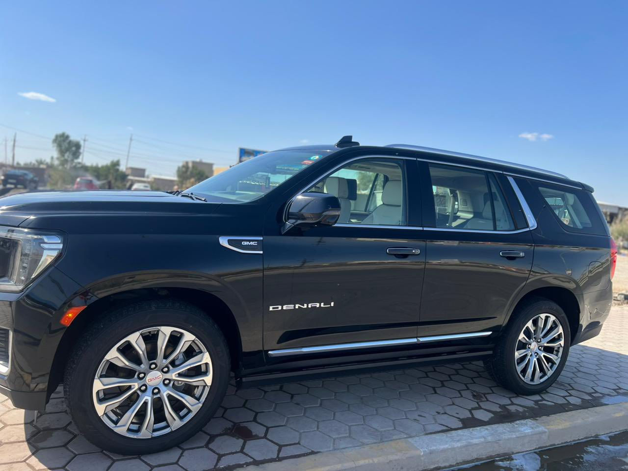 السلام عليكم
معروض للبيع 
جي ام سي يوگن دينالي موديل 2023 
مكفولة كفالة عامة عدا رصعتين فقط 
مغلف ppf 
ماشي ٦٢ فقط 
العنوان بغداد
 
للأتصال 

***********
***********
