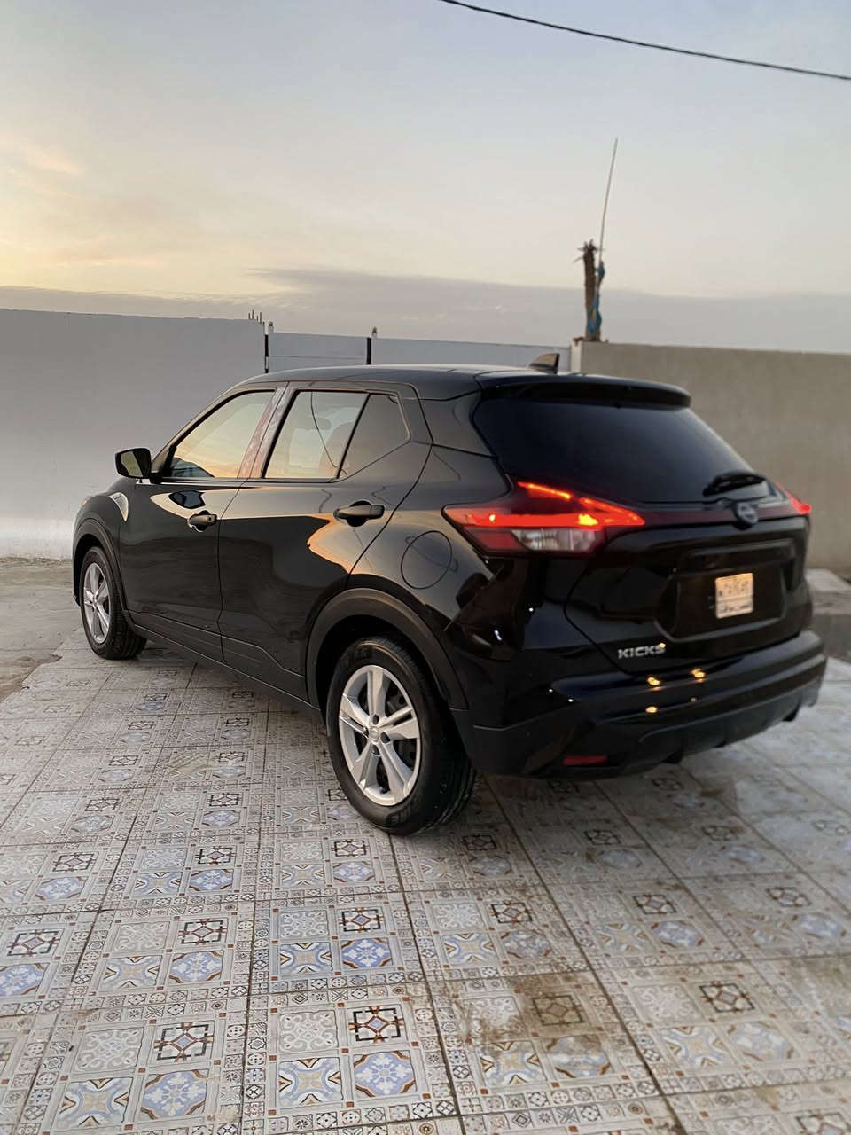 سلام عليكم نيسان كيكز موديل 2023ماشيه 29ميل فقط سياره جديده وجاهزه وارد امريكا بيه تبديل مدكر فقط وتصليخ ربع البنيد وربع الباب مثل ما بين بل صور داخله بسمي حره موصفات كشافات حساسات ماميه ورادار امامي حساسات خلفيه ورادار خلفي نقط عمياء اوتو ستوب تشغل بصمه مانع نزلاق تحديد مسار مثبت سرعه حكم صفحتين شاشه تبريد بلاد ثلج رايده ١٢٥ وبيه مجال عنوان بصره ***********
