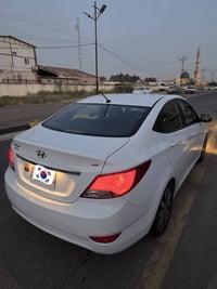 اكسنت موديل 2016 خليجي ماشيه 69 الف  بيها فقط بارد قليل بالجاملغ ايمن ...