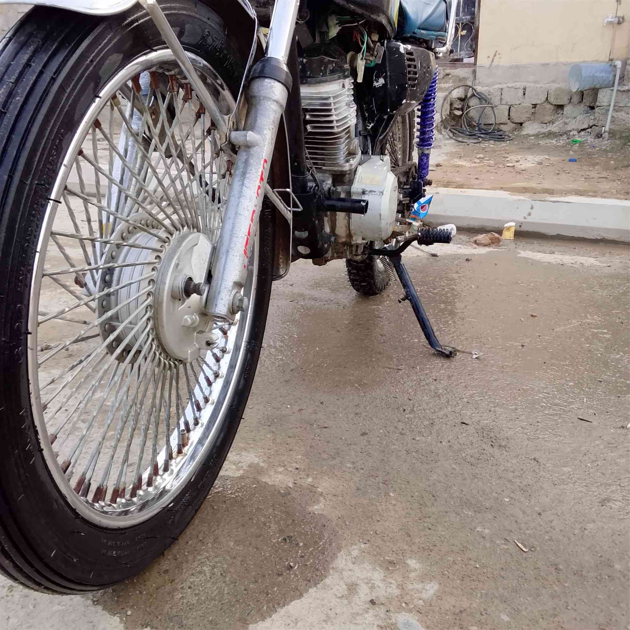 السلام عليكم البيع دراجه ايراني موديل ٢٠٢٠ محرك ناعم ضفيره جديده محرك ناعم جوابه جدد تواير جدد سعر ١٦٠ وبيها مجال بسيط العنوان تكريت القادسية شارع ابو عقرب رقمي للتواصل ***********
