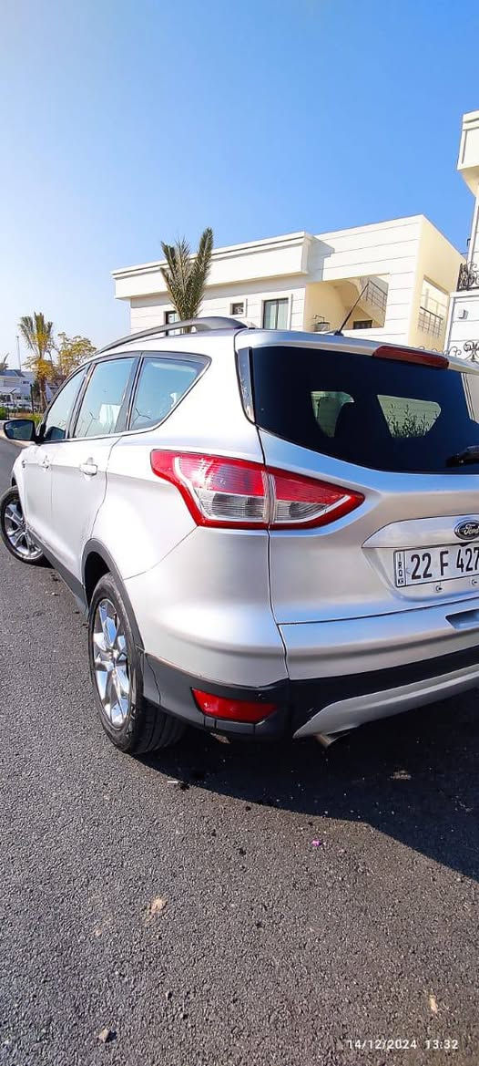 FORD ESCAPE 

موديل 2016
مواصفات SE
شاشه كبيره
ويل كب
حساسات 
كاميرا خلفيه 
الحادث البنيد و قبغ صندوق كلير
السياره مكفوله 
السعر المطلوب 9800$ بيها مجال بسيط
مكان السياره اربيل
***********
***********
