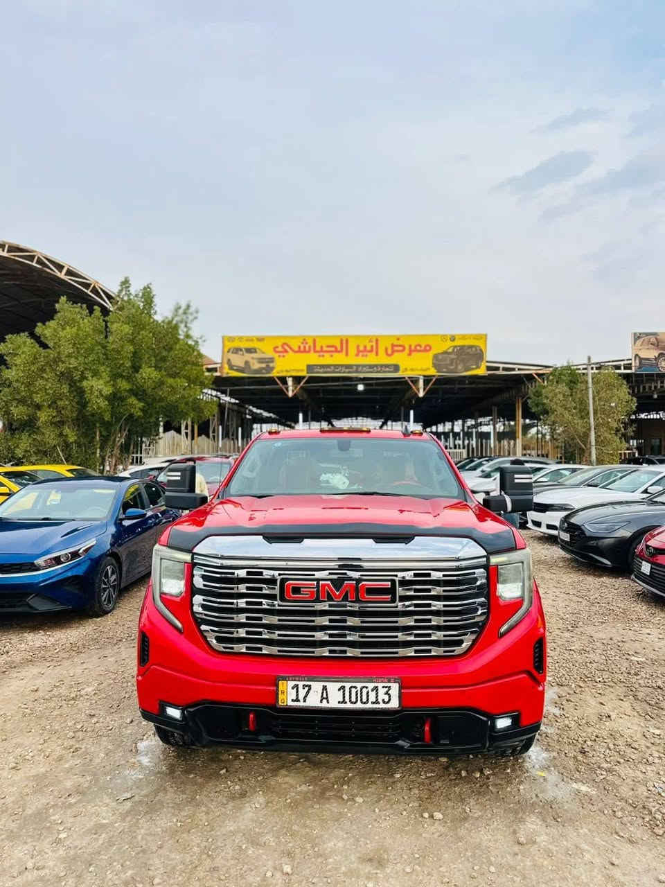 ج أمسي سيرا ٢٢
سياره جاهزه من كلشي 

بدي طويل باب طويل 

بصمه كير تعليك مكينه ٥٣٠٠
كامره دواره 
هانبريك اوتو 
٨ سلندر 

شاشه لمس 

تاير ٠جديد تشغيل 

عن بعد باب بدي بصمتين 

بيبان اربعه بصمات 

كشافات مري 

سياره بسمي تحويل ثاني يوم 

ضربته كلش حلوه جاملغ 

تبريد تتفئه كشنات 

بارد ودعاميه 

كابينه بدي 

ويل ٢٠ 

سعره ٢٦٠ وبيه مجال بسيط 

رقم الموبايل ***********

رقم مثنى حداديه 

مكيمه  كير  خير من الله
