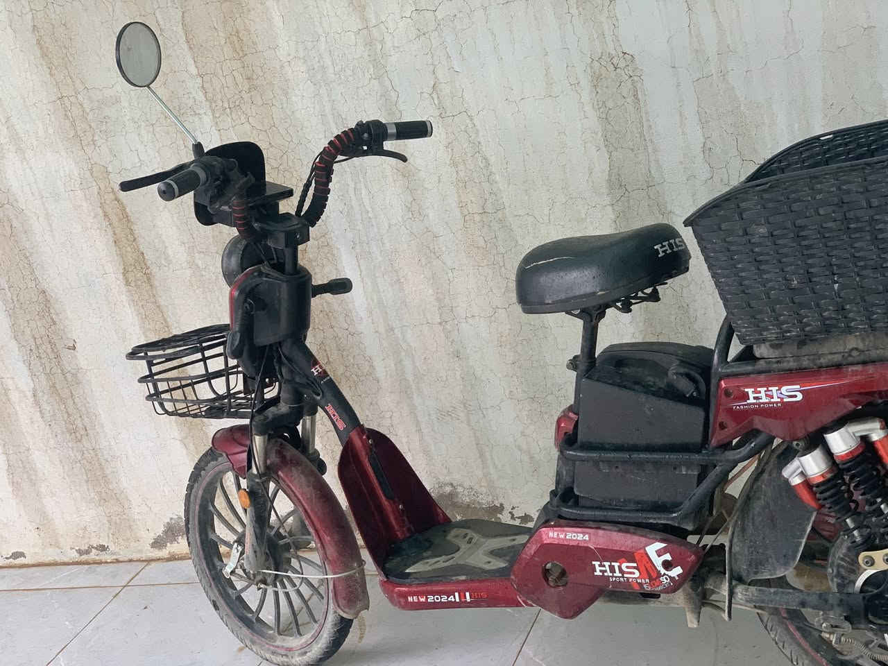 السلام عليكم 
يوجد بايسكل شحن للبيع. السعر300 وبي مجال بايسكل فول بس شغل وامش كله شرط للاستفسار الاتصال ع الرقم ***********
