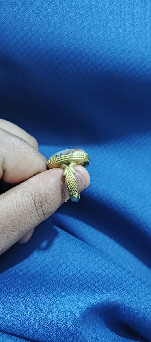 سلام عليكم محبس مطلي الماس
محبس ثمين لمايعرف بيهن رجاء لايتعبني
هاذ رقمي ***********
