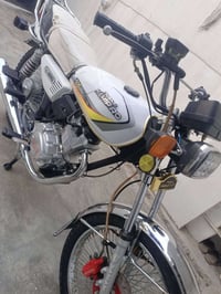 ماطور للبيع اربعه كير موديل 23 محرك صبانه مامضروب شرط انطي سعره 480 قف...