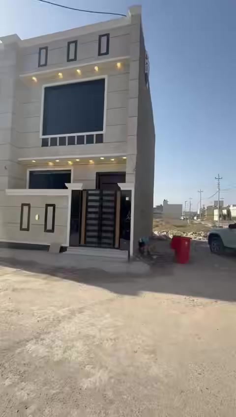 #لدينا_دار_للبيع مساحه 50 متر واجهه 5 وربع ونزال 10 طابو زراعي سند 25 قرار محكمه البيت يحتوي على 2غرف نوم وصاله وستقبال ومطبخ  العنوان بغداد الدورة مدخل البوعيثه مجمع الحليم 
هاتف ***********
