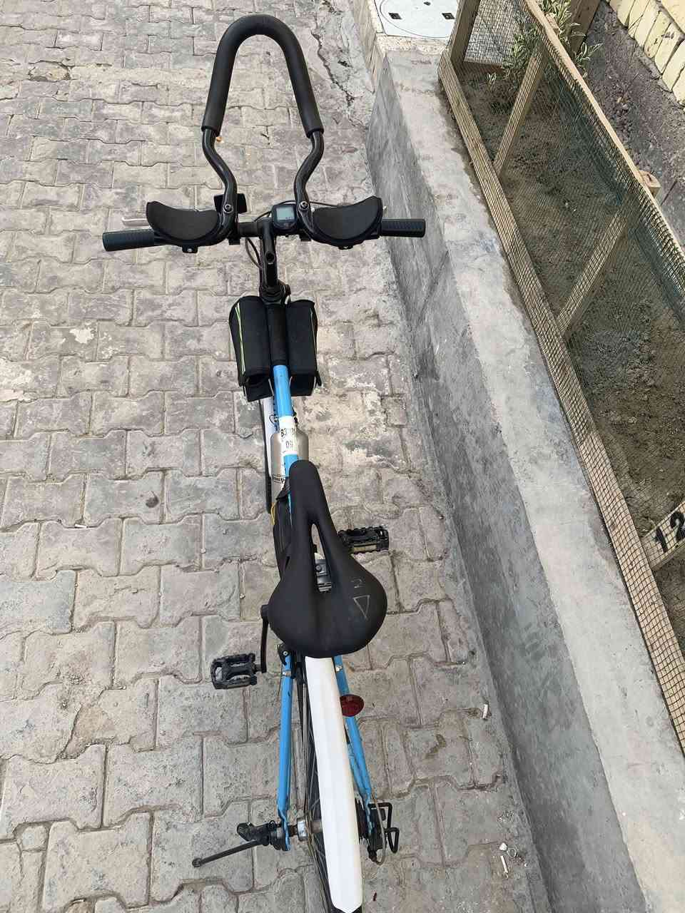 سلام عليكم بايسكل رياضي 700Cبايسل كل نقص ما بي نضيف رايده 115وبي مجال بسيط مكاني بغداد الحرية الي حب يتواصل ***********
