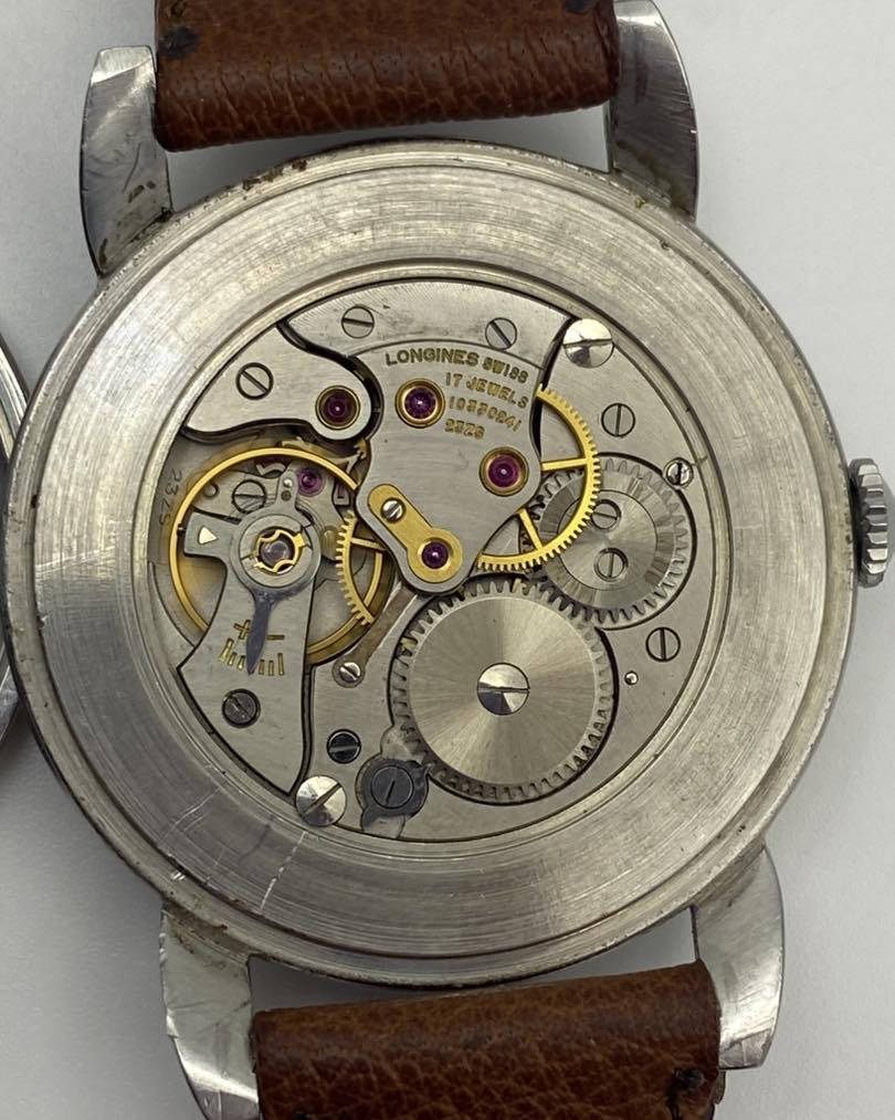 LONGINES 
مُعتقة 
نصب تكويك 
قطر ٣٥ 
السير و البوك مستبدل 
بالعلبة الاصلية


**إذا كنت صاحب هذا الإعلان وتريد حذفه لأي سبب، رجاءا أرسل رسالة إلى الدعم الفني**