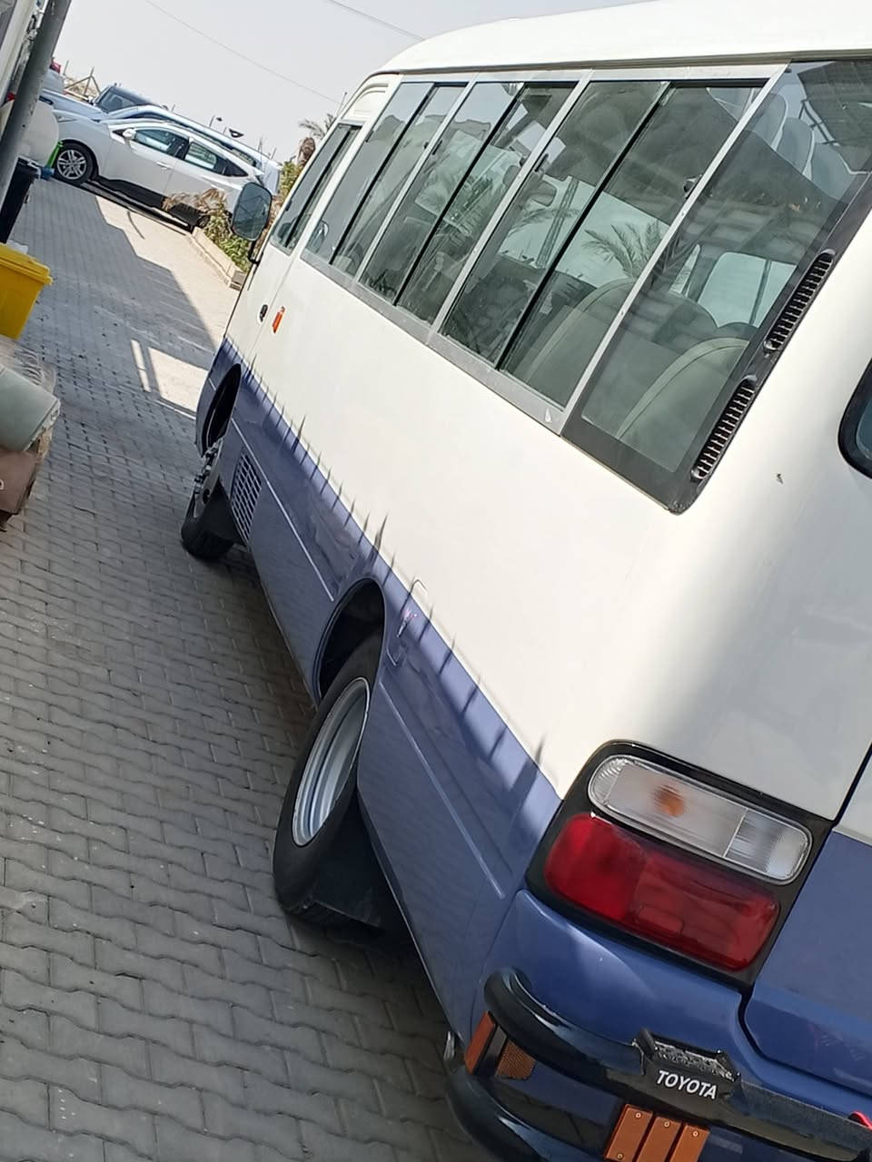 السلام عليكم
كوستر للبيع موديل 2009 
رقم بصرة انكليزي سيارة جاهزة حدادية مكينة طابوكة جديدة گير جديد اكسن بي صوت قليل تبريد خير من الله 
بيها صبغ قليل و بارد بالبچم قليل 
التواصل
*********** اثير 
*********** آسيا
