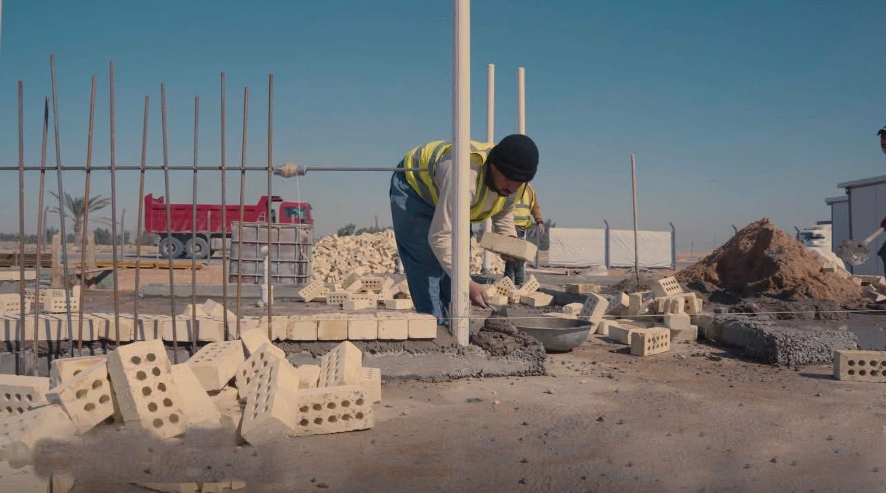 متوفر دور في مجمع المصطفى السكني 
في محافضه النجف الاشرف 
مساحه 160م مقدمه 35 مليون 
 ومساحه 200م مقدمه 45 مليون 
باقي اقساط شهريه 600 الف شهر 
و110 مليون علة مصرف عقاري 
تواصل استفسار (***********)
