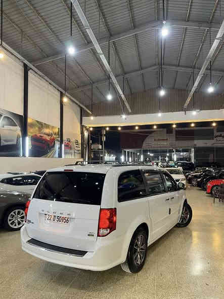 Dodge caravan 2017 SXT
موصفات sxt فول  
ابواب كهرباي 
شاشة
كاميرة
حساس
سندوق شفت
ابواب شفت
كشنات جلد
تحكمات ستيرن
٦سلندر مرغوب
سياره بدون سبغ هتا دعاميات بشرط گير محرك شرط 
0750 082 95 31 
0750 441 28 31
سعر 210$
