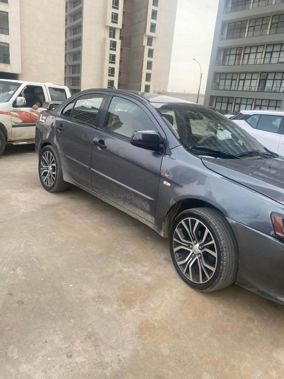 لانسەری قرش 
مۆدێل ٢٠٠٨
ناوزەرد 
مەکینە ٢٠ 
سەیارەکە کامل بۆیاخە لەسەر کاڵبونەوە 
سعری ٦٨  معامەلە

0770 903 5656 السليمانية, العراق
