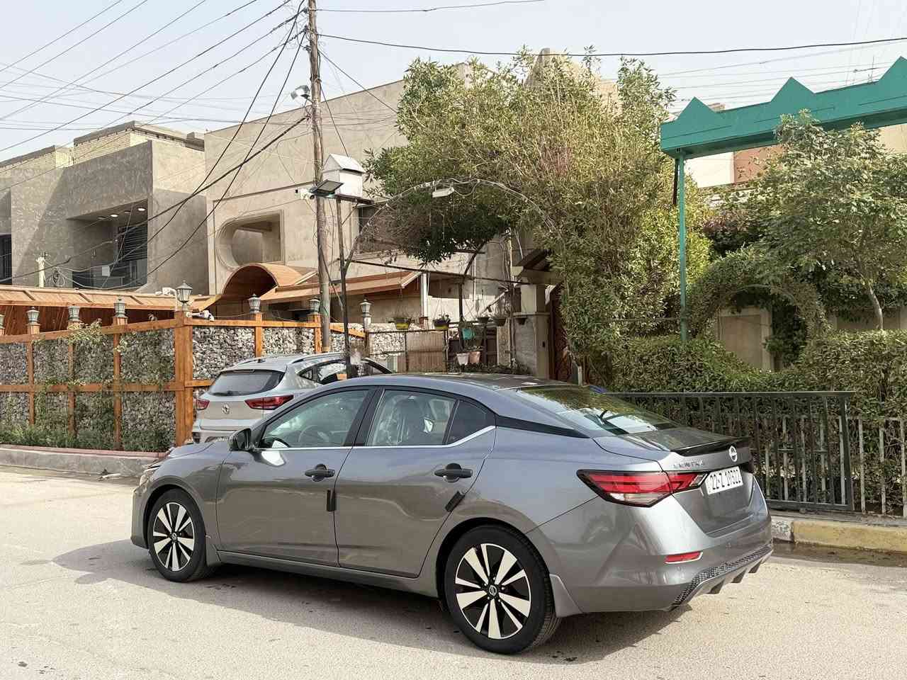 السلام عليكم 🙋🏻‍♂️🌹
للبيع نيسان سنترا مواصفات S موديل 2024 دخول جديد ترقيم جديد تحويل ثاني يوم السياره وارد أمريكي ضررها بسيط كما موضح بالصور جاملغ الأمامي اصلي نفس الون وبيها بيدي آر بلباب  فقط بدون صبغ سياره بدون ايرباك بدون دواخل مكفولات سياره جديده وجاهزه كير محرك صدر تبريد مكفولات 

مواصفات S 🚘

شاشه كبيره لمس كامره 

بصمه تشغيل تشغيل عن بعد 

فول تحكم استيرن أربع جهات 

كشنات تدفئه استيرن تدفئه 

زنون بلادي عالي ناصي 

ويل كب مع تخم تاير جديد 

نظام اقتصاد بانزين eco ونظام sport 

رادارات بالمري 

توقف ذاتي عند الاقتراب مسار خطي 

للاستفسار *********** 

علي مكاني بغداد البياع السعر 147 وبيها مجال ❤️
