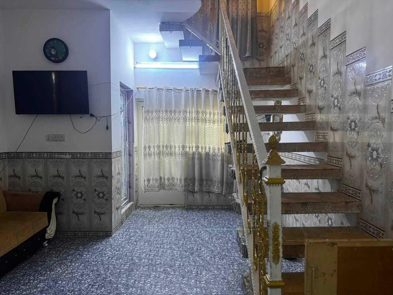 ياالله
السلام عليكم

يعلن مكتب الخبير للعقارات

وجود دار زراعي للبيع مساحه 160م طابقين

الموقع //طريق سيد ابراهيم ع

قرب المولده الثانيه

مكوناته// الطابق الاول

استقبال ومطبخ وصاله وغرفه نوم ومجمع صحيات داخليه وخارجيه وكراج سياره

الطابق الثاني //غرفتين نوم وصاله وصاله

السعرررر //88مليون وقابل للتفاوض

للاستفسار الاتصال ‏‪***********‬‏
