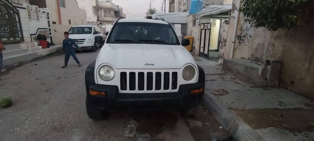 السلام عليكم ورحمة الله وبركاته
للبيع جيب لبرتي 2007
سياره اوراقهة كاملة تاخذهة انتة اترقمهة مال مزاد  سعر كلش مناسب مكان سياره ديالى
السعر 60 
 بعقوبة 
***********
