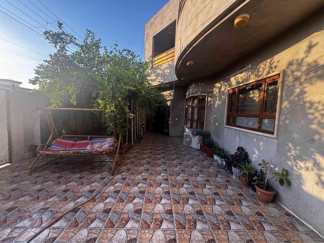 بيت للبيع طابو صرف مساحه 340 متر واجه 14 متر عمق 25
عنوان كركوك قادسيه الثانيه خلف جامع صادق الامين قرب فور يو قرب مستوصف مشتملات اثنين باب خارجي سعر 395 مليون 
***********
*********** كركوك, العراق
