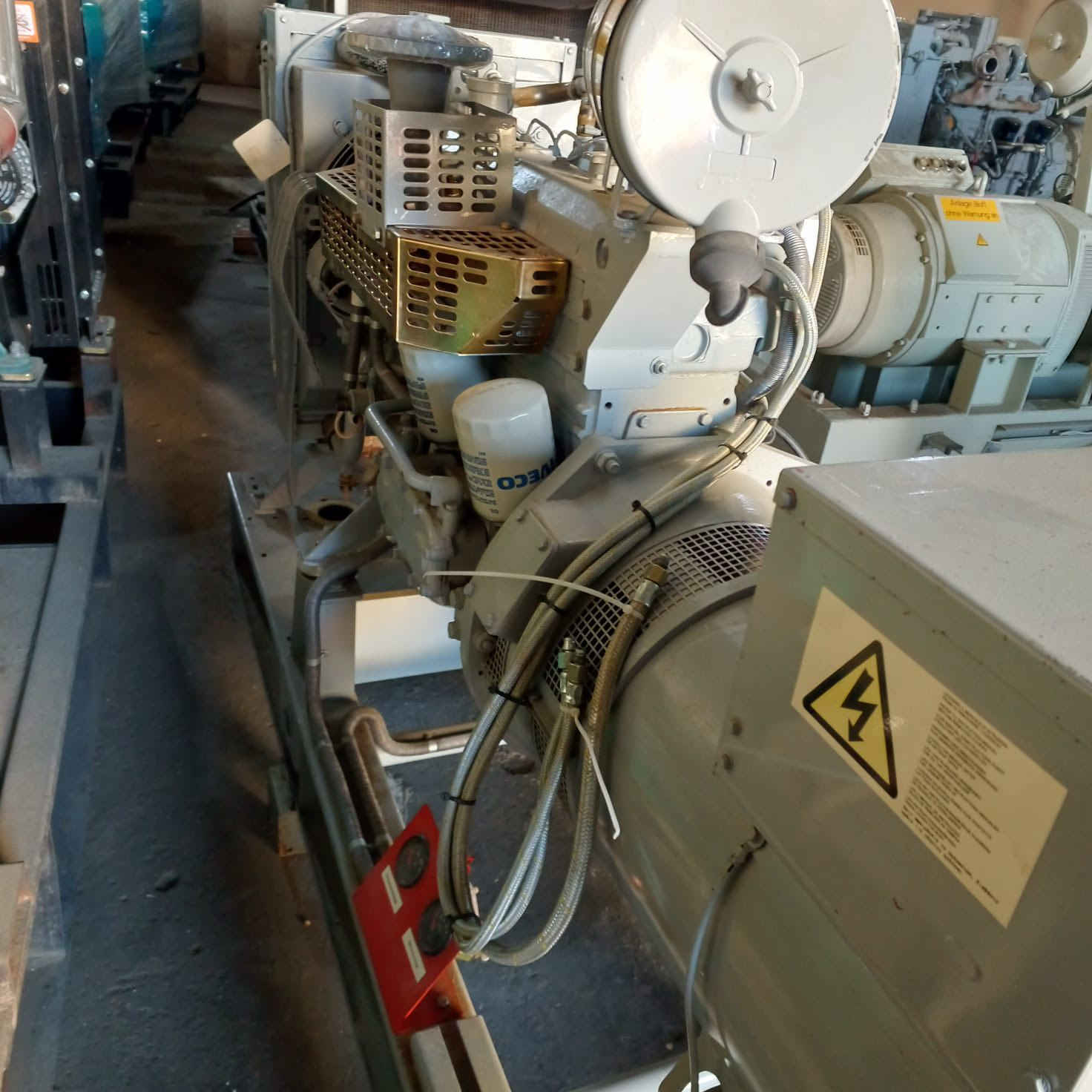 #مولدات 
افيكو   6. سلندر  عادي إيطالي اصلي بلادي
اخو زيرو مامشتغل بل عراق شرط الشغل والحمل 
فول اوتو + نظام حمايه فول ومكفول 

التوليد 60 kva 
السعر خاص أو اتصال بالرقم التالي 

العنوان أربيل الصناعه الجنوبية 
للاستفسار (***********) يوجد توصيل لجميع المحافظات
