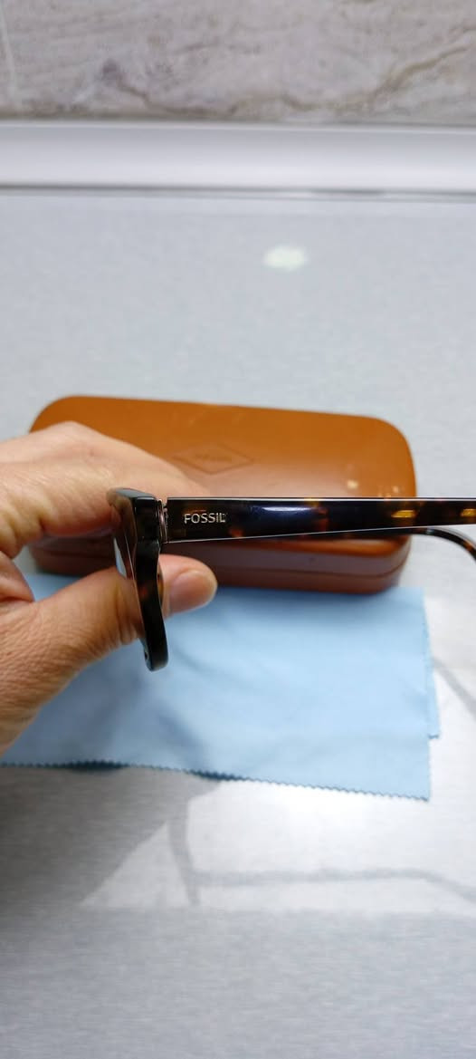 نظارة ماركة فوسيل
موديل نايك
عدسات: بوليكاربون

قياس: 51  

فلتر: بوليرايزد لحماية العين من أشعة فوق البنفسجية 

للاستفسار: واتس اب ***********
