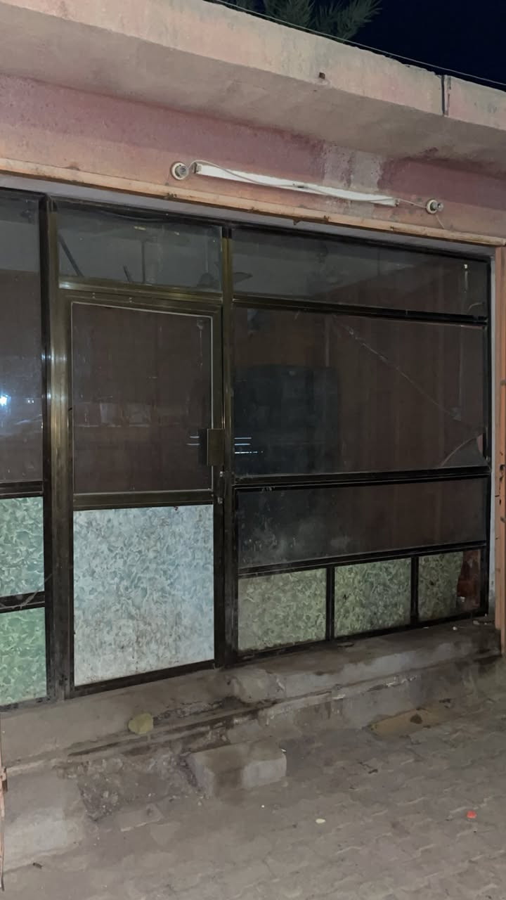 جام خانه ألمنيوم نضيفه جاهزه هيه وقفالتها ***********
