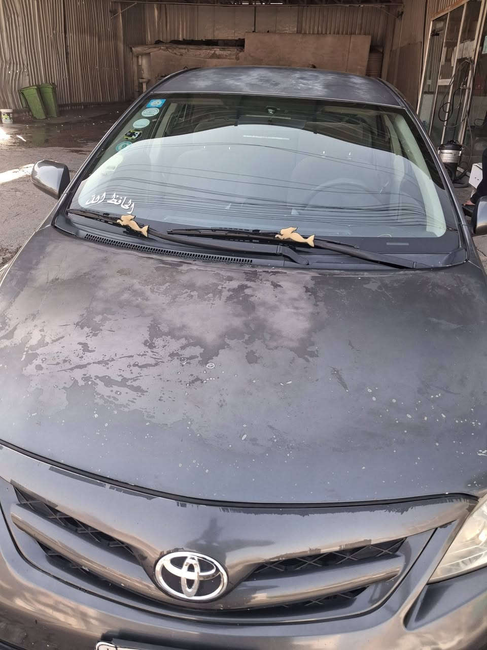 السلام عليكم ورمضان كريم 
كورلا موديل ٢٠١١ وارد امريكي حادثها جاملغ خلفي وباب مبدل نفس اللون  وجاملغ امامي مال السايق  مصبوغ بدون دواخل السياره ماشيا ١٦٠ تبريد شغال وثلج ابلادي تخم تاير  المكينه بيها صوت رواجز وفديو موضح كلشي  مكاني حي الجهاد السعر ٩٥
***********
