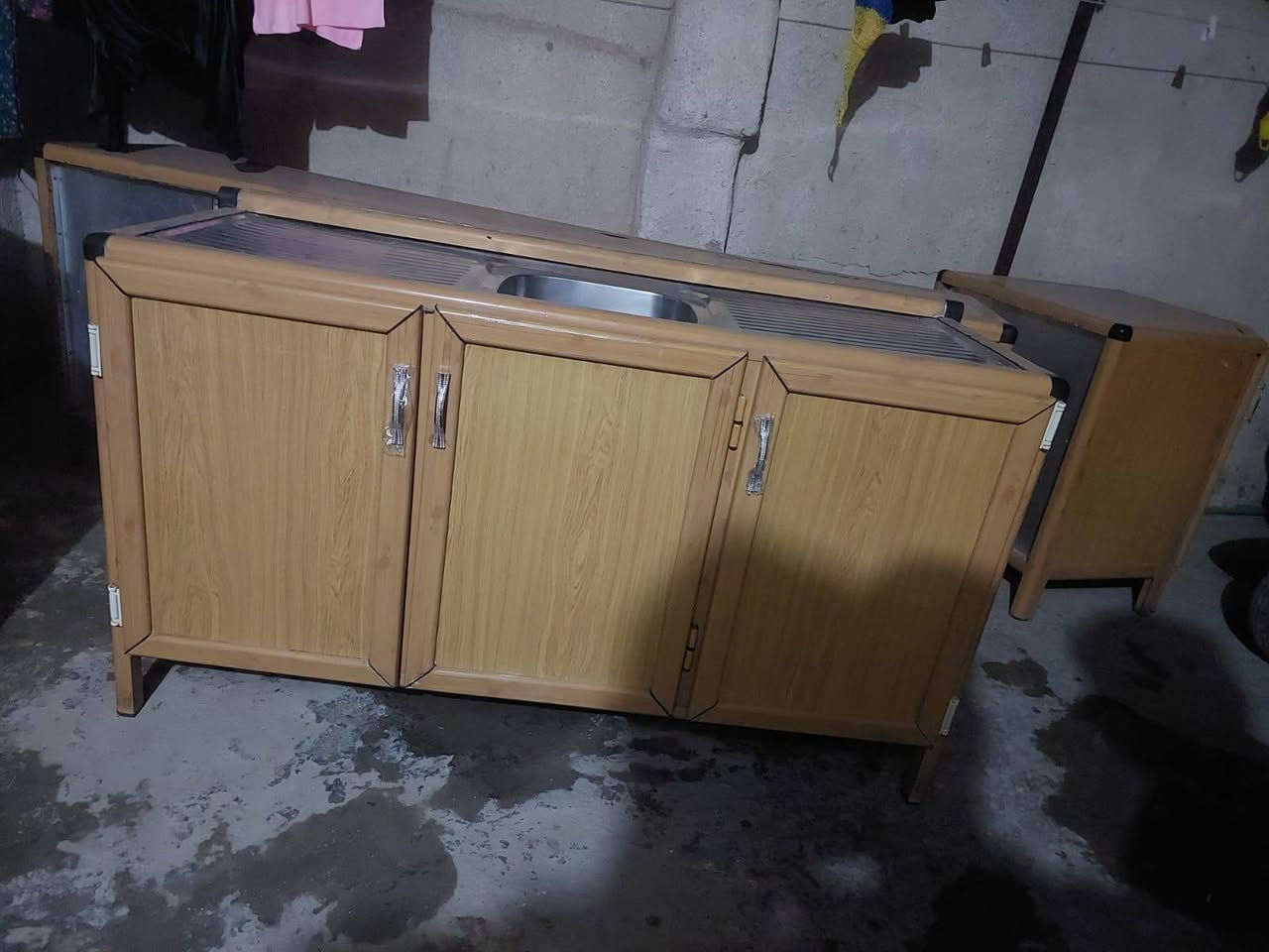 السلام عليكم كاونتر اخو الجديد اربع قطع رقم الهاتف ***********
