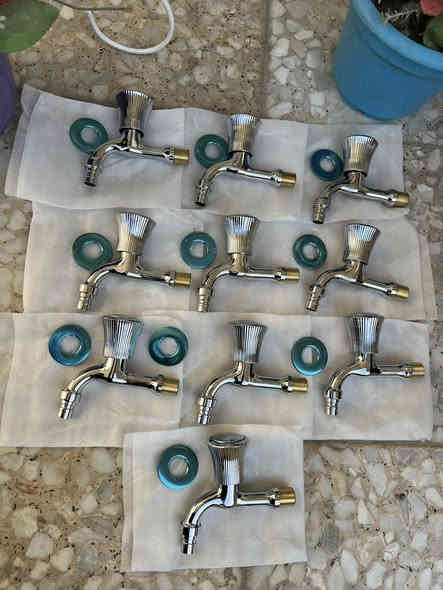 10 حنفيات وزن ثقيل جدا وزن قطعه ربع كيلو فولاذ كلهم ب30 يابلاششش
الحجز فقط وتساب *********** إذا مو اصلي او مو ثقيل رجعهن
