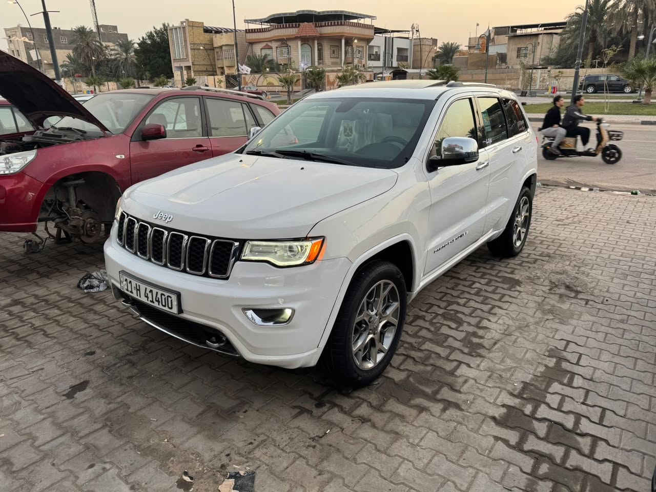 السلام عليكم جيب مديل 2015 رقم بغداد باسمي السياره مكينه أمريكي مكينه كير حداده كفاله 
السياره بيها صفحه صبغ 
مكان السياره بصره جمهوريه 
لاستفسار انتصل ما متواجد ع نت *********** 
السعر 188 قفل
