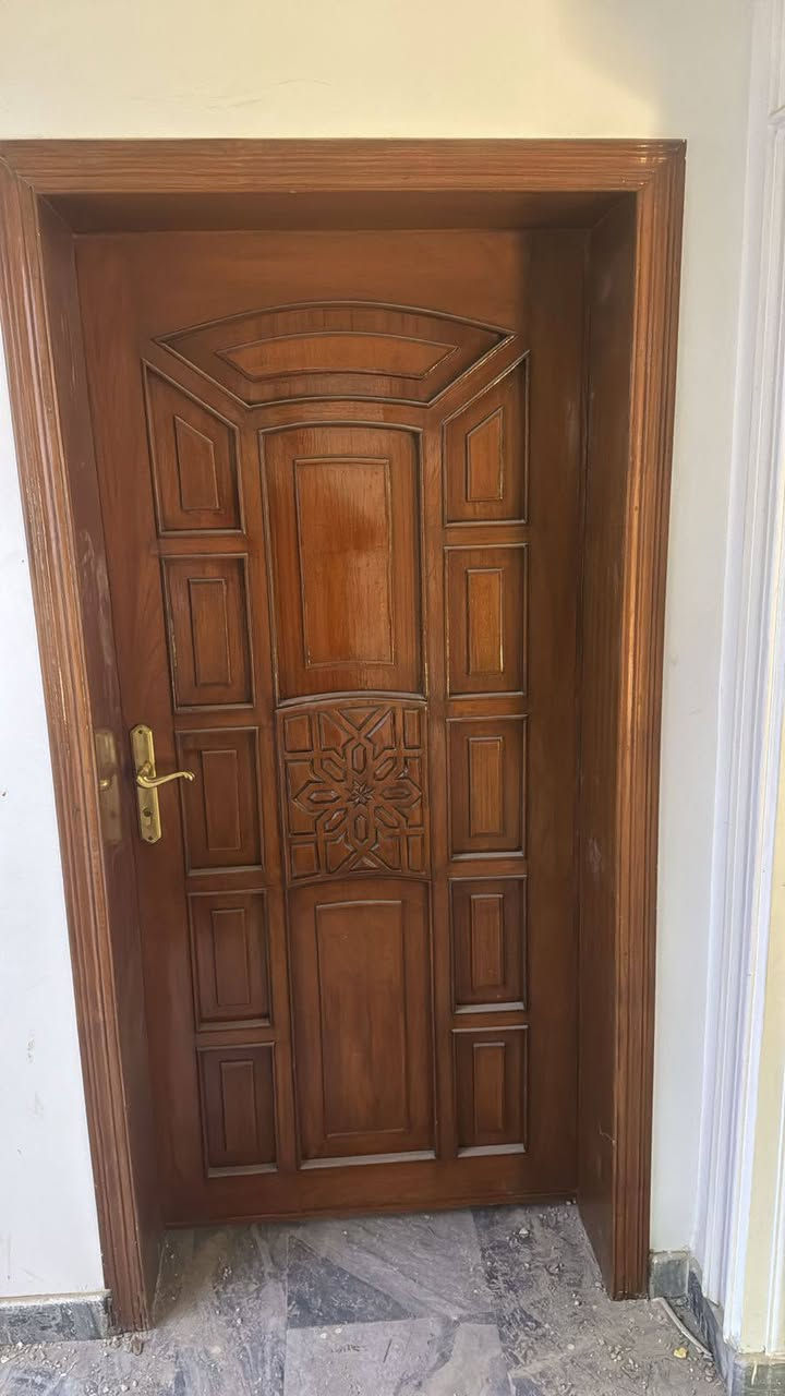 سلام عليكم بيبان للبيع ***********
