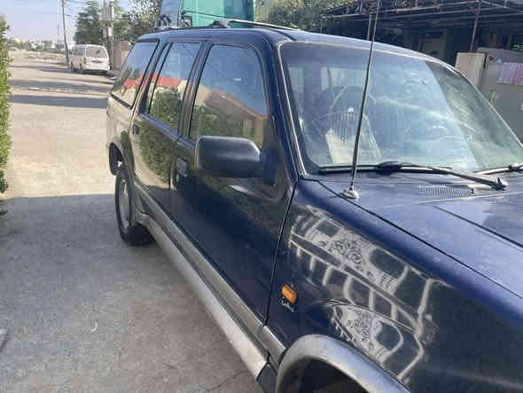 سلام عليكم
فورد اكسبلور للبيع موديل1994 رقم سليمانيه سنويه نافذة 
محرك كير خير من الله تايرات 70بلميه صدرها 80بلميه سيارة حلو وبيهة شلعه تخبل محركه بلاد 6 سلندر صاحبها الشرعي وصاحب الوكاله موجود تريد تحويل تريد وكاله
سعرها 48 وبيهة مجال للشراي ورقمي هذا *********** مكاني كلار/سليمانيه موجود ع الفيس ورجاءً الي مو شراي ليكسر بيها
