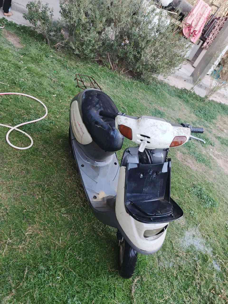 سلام عليكم دراجه منغولي لبيع نضيفه بس بيهه صالنصه نقص بس من زمان ما مشغله سعر 250 بيهه مجال رقم***********
