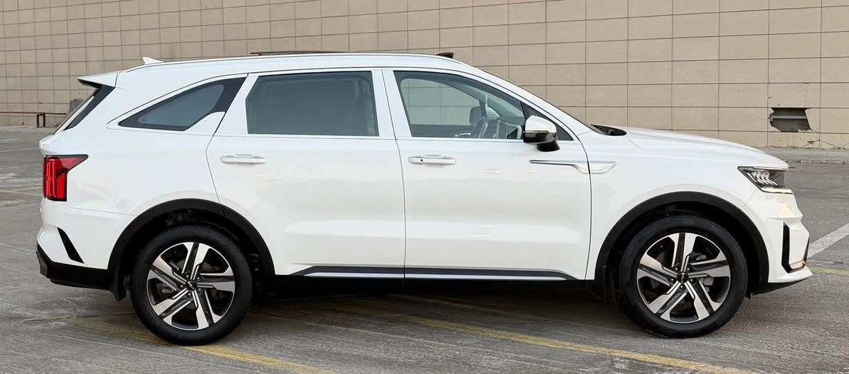السلام عليكم 
للبيع
 KIA SOREN2023 🚘
🚘 كيا سورينتو  بنراما 

  المواصفات👇🏻
🚘 خليجي  وكالة وبيهة ضمان الشركة الدولية 
🚘 موديل2023
🚘 حجم المحرك V6 3.5L 
🚘 مرتبط بناقل حركة أوتو 8 نمر
🚘 داتا شو 
🚘 رادار
🚘 مفتاح التشغيل بصمة 
🚘 تشغيل عن بعد 
🚘 فتح الصندوق كهرباء 
🚘 دفع ثنائي FWD
🚘 اريل نفكيتر 
🚘 حساسات أمامية 
🚘 حساسات خلفية 
🚘 لايت زينون + LED 
🚘 كشافات 
🚘 بك لايت LED 
🚘 دخول بصمة ذكي 
🚘 حجم الاطار 255/45R20 
🚘 اشارة في المرايا الجانبية 
🚘 المرايا قابلة للطي كهرباء 
🚘 ماسحة خلفية 
🚘عدد AIR BAG 2
🚘 كير ماوس 
🚘 هاند بريك كهرباء 
🚘 ا ABS 
🚘 دشبول شاشة ديجيتال 
🚘 شاشة Apple Car play 
🚘 كاميرا دوارة
🚘 الانارة الداخلية LED 
🚘 مقود جلد حياكة  
🚘 شفتات مقود 
🚘 مثبت السرعة Cruise 
🚘 المودات والاوامر الصوتية 
🚘 شاحن هاتف Wireless 
🚘 مخرج منفذ الطاقة 
🚘 فحص نظام السيارة 
🚘 انارة داخلية LED محيطية 
🚘 تتسع المقصورة ل 7 ركاب
🚘 المقاعد مخمل لون أبيض 
🚘حركة المقاعد الأمامية كهرباء 
🚘 مثبت مقعد الطفل ISOFIX 
🚘 تبريد شاشة لمس مناخين منفصلين 
🚘 3 قطع تبريد 
🚘 أوضاع القيادة Drive Mode 
🚘 أوتو هولد Auto Hold 
🚘 نظام مانع الانزلاق 
🚘 نظام نزول المنحدرات 
🚘 بردات أبواب خلفية 
🚘 تطعيم الدواخل ألمنيوم 

بيهة PDR بل جنطة فقط 
و الباقي مكفولة كفالة عامة من كول شي 
🔴مكان السيارة : بغداد العامرية 🔴
السعر 285 💵💵و بيهة مجال 
للاستفسار اكثر الاتصال عل لارقام
 ***********☎️اتصال

