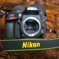 كاميرا نيكون 7200 • حزام جنطه • بطارية شاحنه