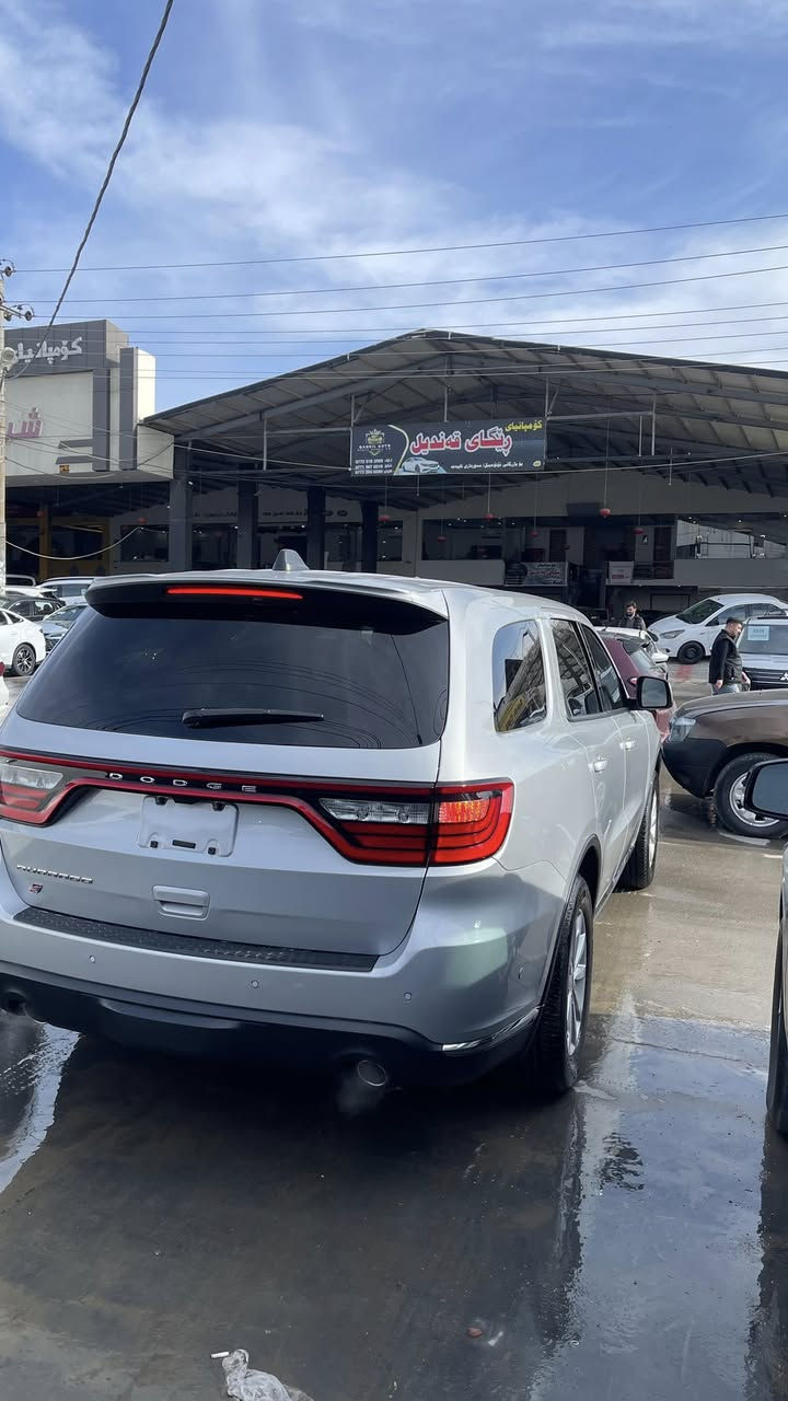 Dodge durango 2024

Police
الموديل : 2024 
عداد المسافة :٨ الف مايل

حجم المحرك :V8 5.7)L)

الضرر :جاملغ سايق

‎بدون رقم وشرط الترقيم ( اربيل - دهوك - سليمانية )

ماشي ٨٠٠٠ ألف فقط 
كراسي جلد 
حساس خلفي
كامره خلفيه
شاشه
بلاجيكتور 
ويل كروم
بصمه تشغيل
تشغيل عن بعد
تحكم ستيرن
نضام ايكو نورمال سبورت
تبريد خلفي

مانع انزلاق
اوتو ستارت
7 راكب
صندوق كهرباء
وبقية المواصفات المعروفة 

العنوان :

‏‎للاتصال والاستفسار 
***********
***********

دۆج دۆرانگۆ 2024 مواسەفات  

مەکینەی V8 فۆرویل 5.7L
ژمارە کاتی 
تەنها ٨٠٠٠ هەزار کیلۆمەتر ڕۆیشتووە 
حسابی سفری بۆ بکە 

گێر ئۆتۆماتیک 
ئاوێنە کارەبا 
ڕادار 
دەبڵ ئەکسل 
کامێرا 
حاسە 
شاشە 
ئاوێنە ڕادار 
لایت زینۆن 
ڕادار پێش و پشتی 
لایت زینۆن 
لایت لید 
سندوق شەفت
زۆر مواسەفاتی تر 
لەسەر دەقی شەریکە ماوەتەوە 
هیچ مەسرەفێکی تێدانیە 
زۆر پاک و خاوێن 
هەموو گیانی بەشەرت 
تەنها یەک چەمەلغی بۆیاخە
گێر و مەکیەنەی بەشەرت نەکراوەتەوە 
برغۆی بانەدراوە لەسەر دەقی شەریکە 
هیچ کێشەیەکی تێدا نییە 

شوێن سلێمانی
***********
***********
