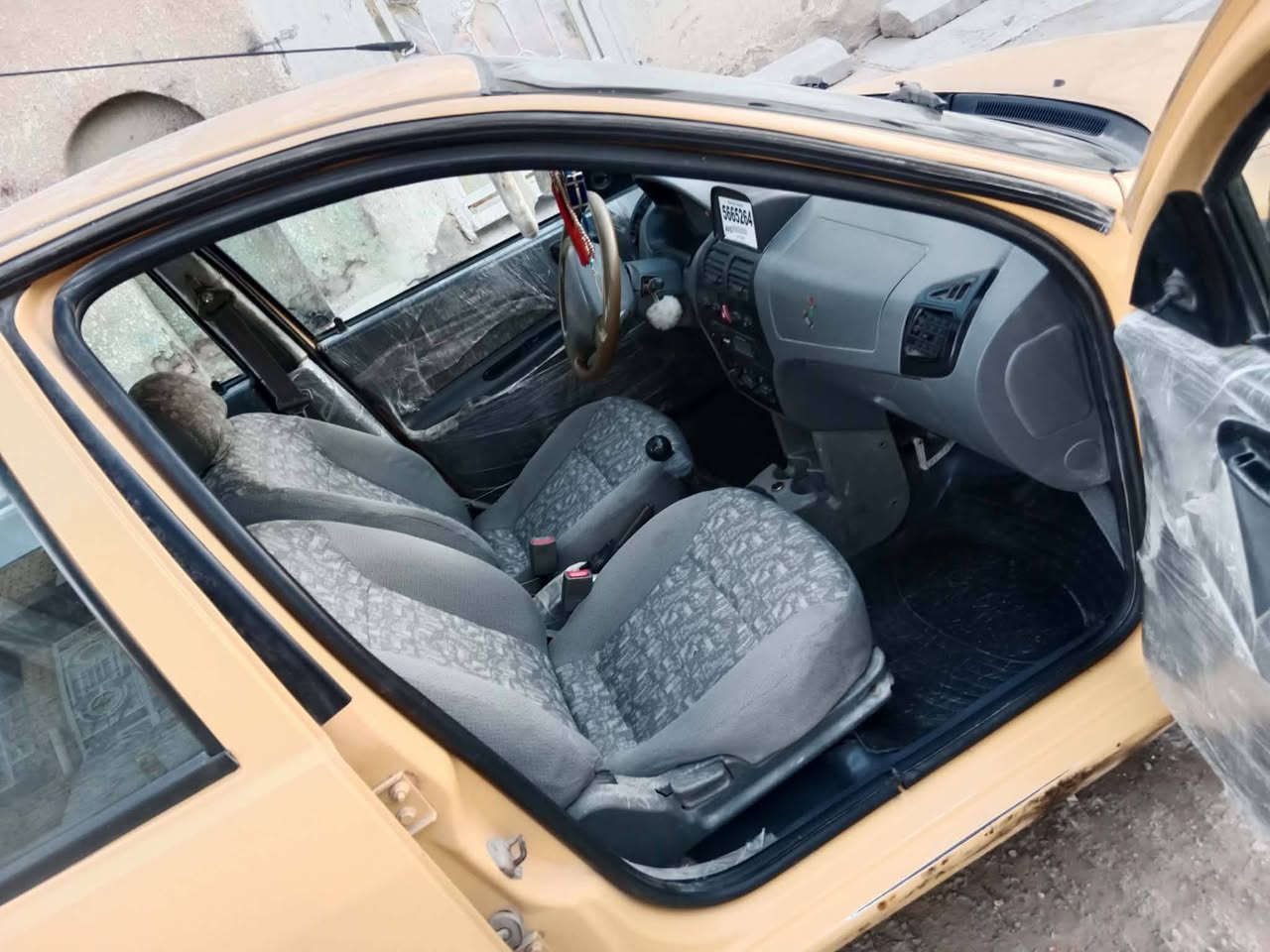 سياره طيبه موديل 16 رقم واسط انكليزي تخم تاير جاهزه سنويه لل29 بأسمي مكاني كوت زين القوس سعره 41 وبيه مجال حق الجيه للاستفسار الاتصال على الرقم ***********
