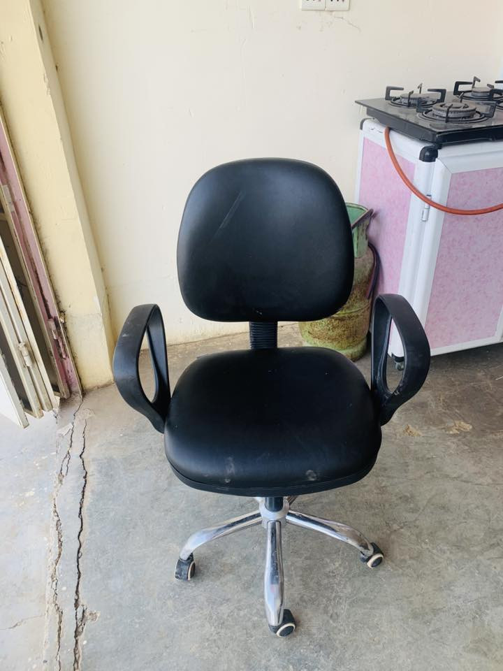 السلام عليكم وصول وجبة جديدة من الأثاث المستعمل في قرية شكرا الشارع العام محلات اياد حلاوة مجاور كوفي الشام للاستفسار الاتصال *********** و***********
