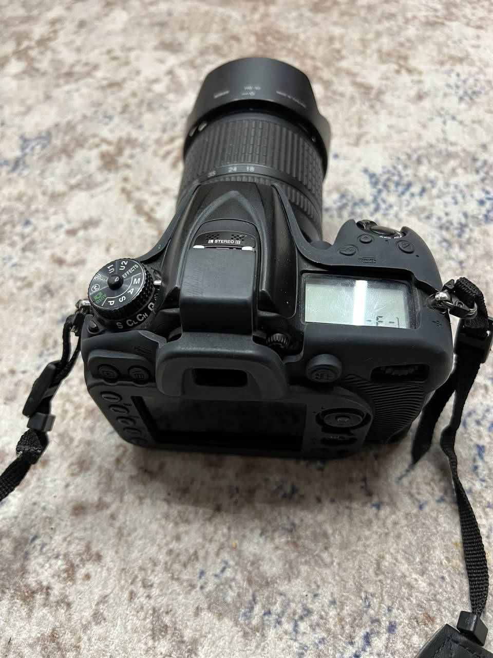 كامرة نيكون 7200كامرة نضيفة الى درجة نضافة فوك ال90‎%‎ شتر 22الف عدسة 24_105 (اوتو فوكس )مع حزام وكفر جلاتين هدية 
السعر 700وبيها مجال بسيط اتصل وبيك خير وتدلل 🤎✨
***********
