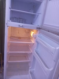 ثلاجة • نظيفة • حجم ١٢