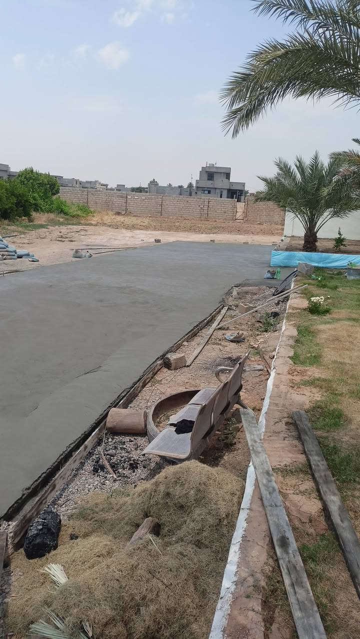 السلام عليكم
صب ناعم 
وصب اساسات 
وصب لاش
وصب ساحات
وتسليح وتسفيط اساسات 
***********
