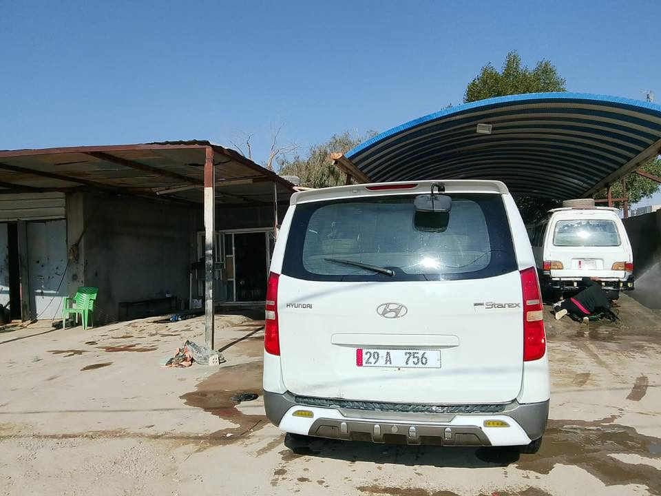 سلام عليكم للبيع ستاركس موديل 2011فول موصفات سبع اللون  تخم تاير جديد حداديه 100/100 مكينه وكير إستوني شادهن اكسن جديد تبريد ثلج دوشمه جديده رقم واصط أنكليزي بسمي سنويه لل30  للستفسار الاتصال على الرقم *********** 
أو*********** مكاني ديوانية
