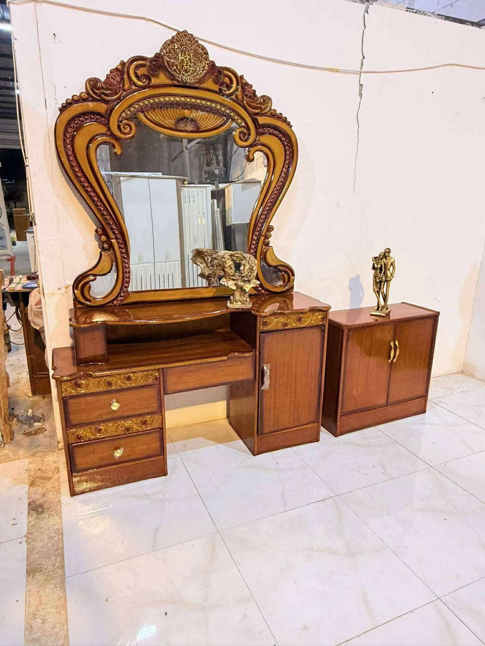 غرفه عراقيه مستخدام
نضافه 90
ضخمه6ابواب ملحق 
موديل حديث 
سعرها /700
نقل وشد مجانأ لكل مناطق بغداد 
شغل وصط


**إذا كنت صاحب هذا الإعلان وتريد حذفه لأي سبب، رجاءا أرسل رسالة إلى الدعم الفني**