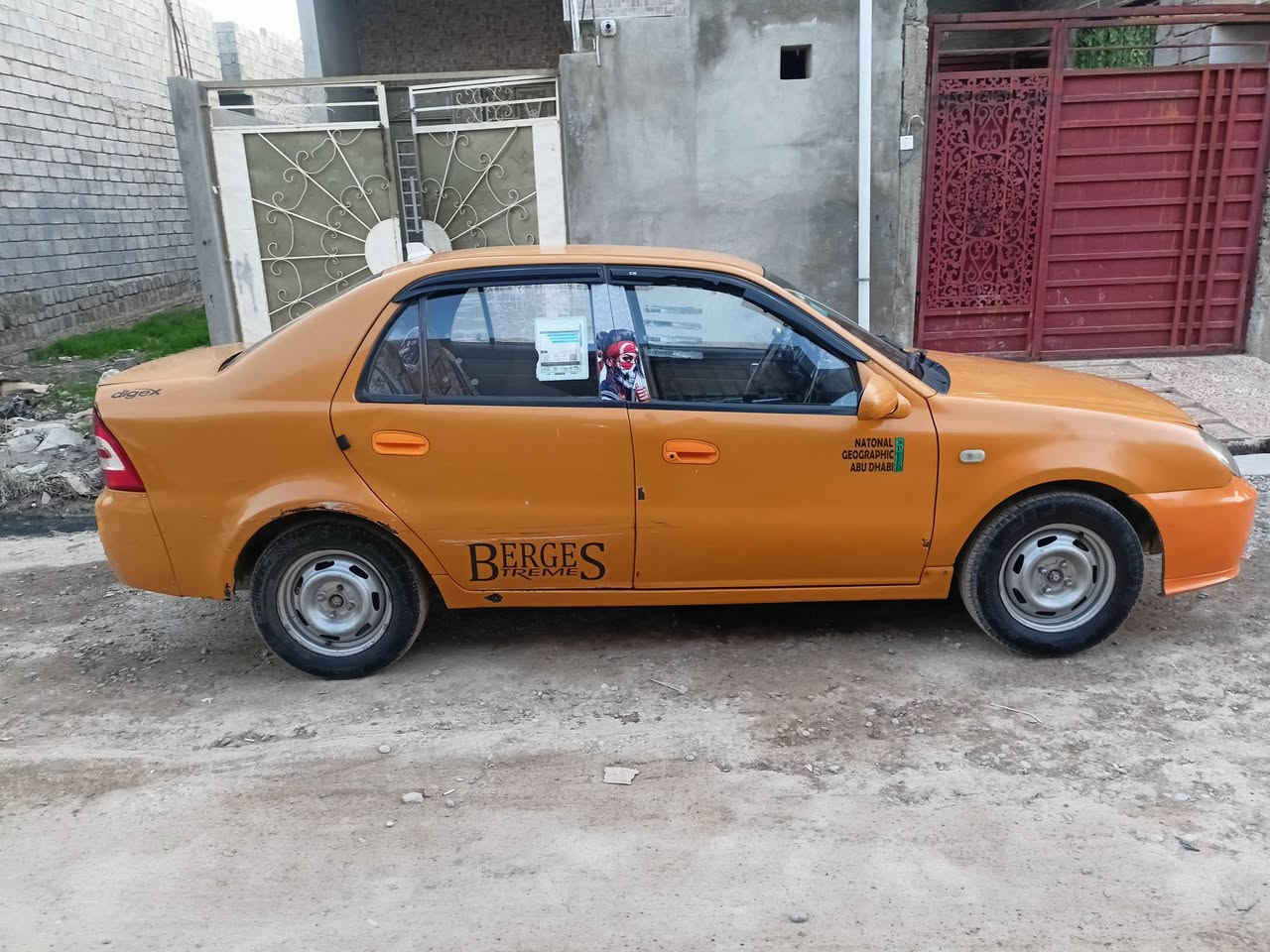 السلام عليكم  سي كي للبيع موديل 2012سنوية جديدة رقم جديد بغداد بسمي هيئة وغرامات صفر محرك كورله حجم 18 السعر 37 ورقة 
***********
***********
