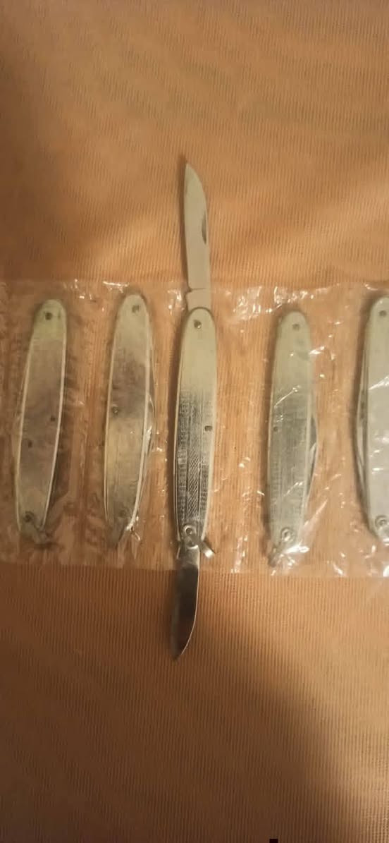 بسعر مميز جدا لفتره محدوده و العدد محدود 😁☝️
تولز حجم ميني 😎
تحطها في ميداليتك أو عربيتك و تنفع جدا 
لو بتطلع رحلات أو في عدتك لو بتصطاد ☝️
لسه زيرو بالكيس و بزيتها
الباكيت فيه ١٢ قطعه زيرووو
اتنين س 😁
مقاس مقفول 8 سم
مقاس مفتوح 15 سم

المهتم برجاء التواصل بورسعيد, مصر


**إذا كنت صاحب هذا الإعلان وتريد حذفه لأي سبب، رجاءا أرسل رسالة إلى الدعم الفني**