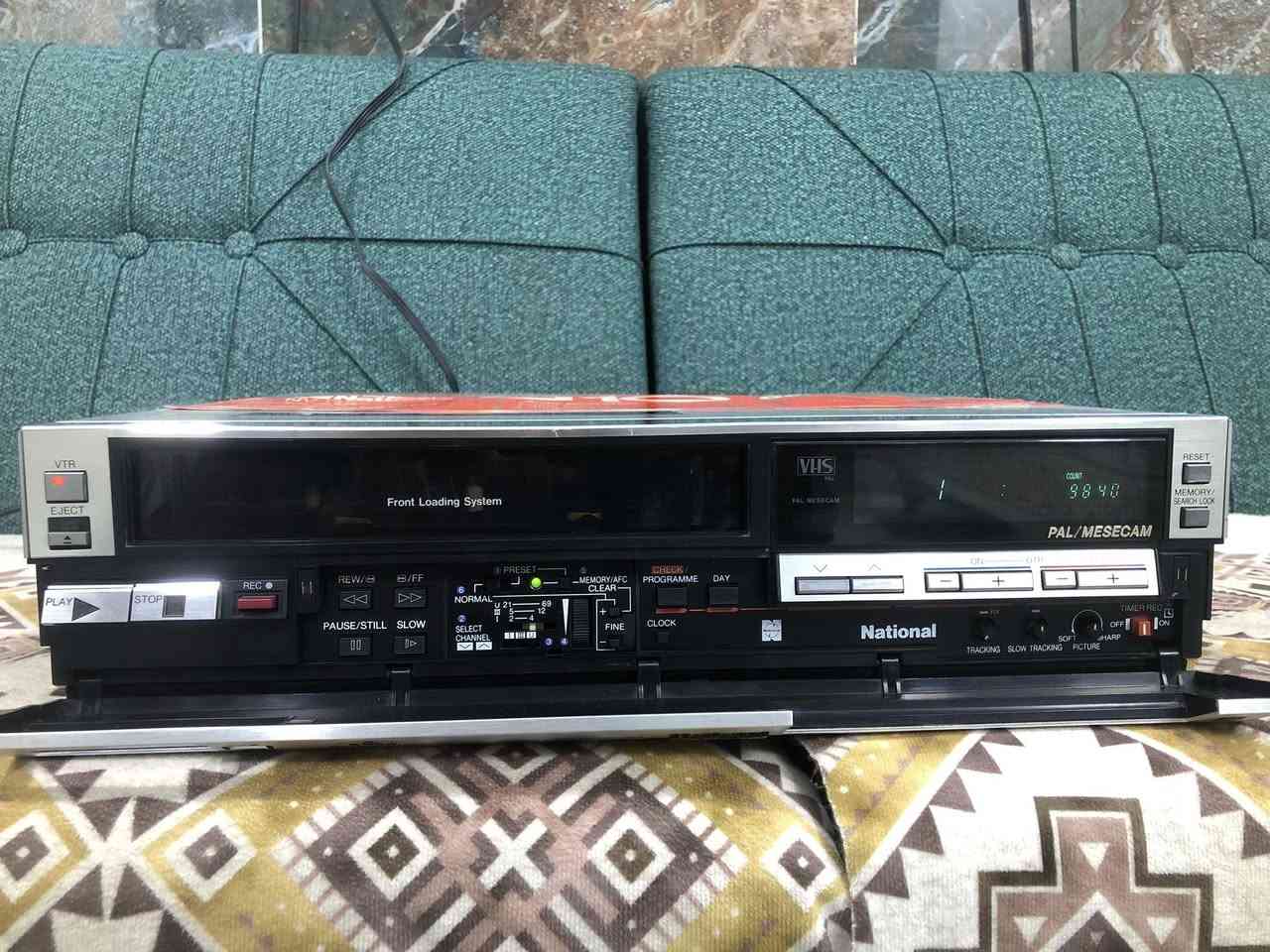 للبيع فديو ناشيونال  NV - G10 
بلادي مال شركه كما موضح في الصوره رجاء التفاصيل على الخاص الهاتف ***********
