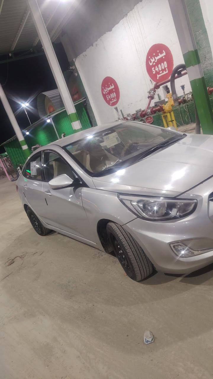 اكسنت موديل ١٦ خليجي محرك ١٤٠٠ حاويه  كيرمبدلهAT محرك وكير كفاله سياره بيهه ٣ قطع رش صبغ فقط بدون ظرر وبدون دواخل نهائيا صبغ اثر شخوط فقط  وصور قبل الصبغ موجودات وبيهه شخوط باردات قليل جدا  سياره جاهزه تخم تاير جديد باتري قبل يومين شاده جديد حداديه حلوه وترايهه كلش حلو سنويه لل ٣٠ تحويل مباشر سعرهه ٨٧ وبيهه مجال مكاني واسط العزيزيه  ***********
