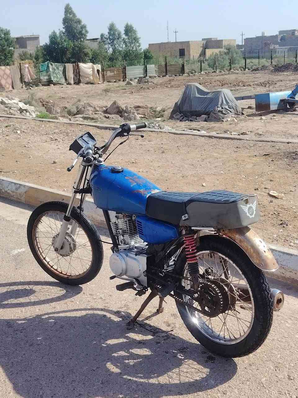 للبيع ايراني دراجه حلوه ونضيفه بدون مال شغل مكينه جديده لاتنقيص ولاتبخير السعر 250 وبيها مجال الشراي اتصل على الرقم ***********
