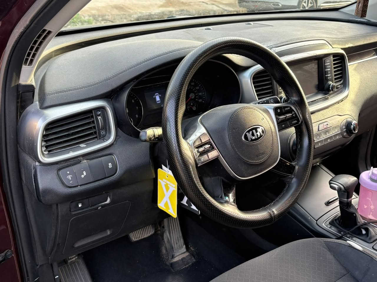 السلام عليكم 
سورنتو 2020 وارد صور الحادث مرفقة بالمنشور مواصفات عادية مو فول رقم اربيل تحويل مباشر مكينة 2400Gdi السعر 185و بيها مجال قليل مكاني بغداد للأستفسار ‭0771 788 0219‬
